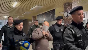 Policajt obvinený z brutálneho útoku na muža: Súd ho poslal do väzby