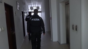 Lúpež v Moravskom Svätom Jáne: Otec bránil syna, jeden páchateľ môže byť aj v Česku