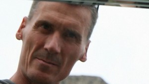 Róbert (44) mal zastreliť učiteľku, teraz sa skrýva v lesoch!