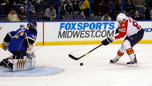 Halák s tretím víťazstvom v sezóne, Budajovi sa nedarí