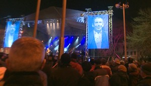 Slováci dali v Bratislave posledné zbohom Václavovi Havlovi (†75)