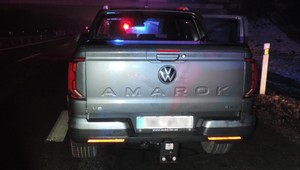 Policajná naháňačka: Vodič odmietol dychovú skúšku a zaútočil na muža zákona