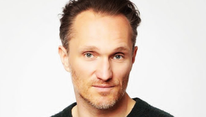 V úlohách doktora si ho diváci zamilovali: Aha, ako to Mariánovi Mitašovi svedčalo v seriáli Jenny!