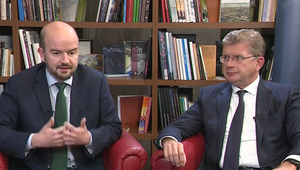 Vláda nerieši vlaky, ale "reformu" ochrany oznamovateľov, kritizuje Dubéci