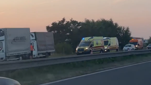 Tragédia na diaľnici D2: Došlo k zrážke muža s nákladným autom