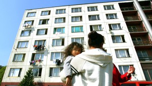 V Partizánskom strieľal muž na Rómov, na ihrisku boli deti