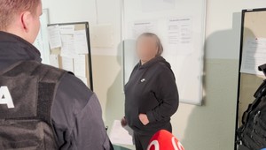 Svojho priateľa mala bodnúť rovno do srdca. Nemusela na to byť sama