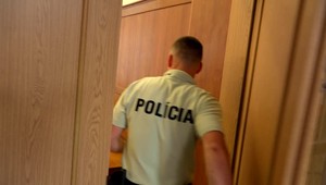 V aute viezla 8-ročné dieťa, napriek tomu si za volant sadla opitá