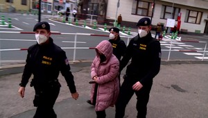 Matka mala svojho novorodenca násilne zabiť, teraz jej hrozí doživotie