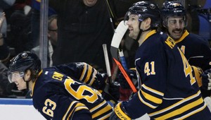 Nádhera! Gólový bekhend chrbtom k bráne! Zúfalý brankár Carey Price