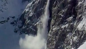 V Taliansku zasypala lavína hotel. Menej tragickú udalosť sme zažili už aj u nás