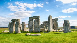 Po šesťdesiatich rokoch sa na miesto vracia chýbajúci kus Stonehenge