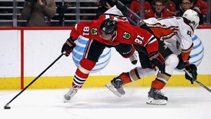 Hossa nedohral proti Anaheimu po zákroku Lindholma