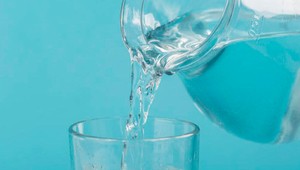 Kedy je najlepšie piť vodu počas dňa? Zistite teraz!