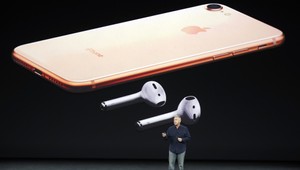 Novinka je konečne tu! Apple predstavil nové iPhony