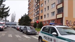 Záhadná smrť. V bratislavskom paneláku našiel muž v posteli mŕtvu partnerku