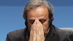 Polícia zatkla bývalého šéfa UEFA Platiniho