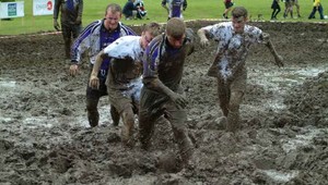 Už aj futbal v blate má svoje majstrovstvá sveta!