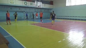 Totálny unikát! Tento gól futsalového amatéra je absolútnym hitom!