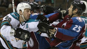 Stewart si pri bitke s Brodziakom zlomil ruku