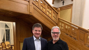 Americkí senátori zverejnili ďalšie fotografie Epsteina, je na nich aj Miroslav Lajčák