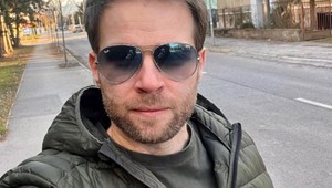 Z Bezdedu bude čoskoro OTEC. S manželkou sa dali TAKTO zvečniť, nechýba odkaz od Adely