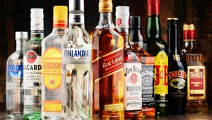 Štátny alkohol budú vo Švédsku rozosielať až domov