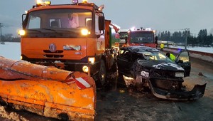 Pri Martine narazilo auto do posýpača. Mladý vodič zomrel pri prevoze