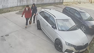 VIDEO: Hrozivá lúpež v Nových Zámkoch. Dôchodkyňu napadol muž počas bieleho dňa