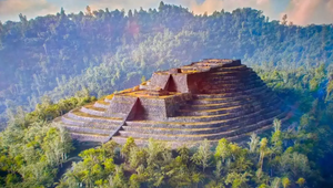 Nová záhada: Kto postavil 25-tisíc ročnú pyramídu v Indonézii?