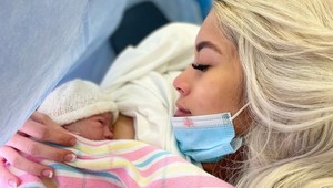 Mamička schytala kritiku hneď po pôrode: Pre TOTO nazvala svoju dcérku malou opicou