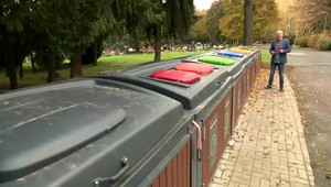 Počas sviatkov vzniká na cintorínoch množstvo odpadu. Preto sa aj tam začína separovať