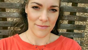 Budeš ako starena, hovorili jej: Češka si prestala farbiť vlasy a ukazuje prirodzenú krásu