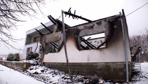 Silný výbuch zasiahol garáž rodinného domu. V nej bol v tom čase 35-ročný muž