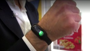 Jesť a nakupovať podľa vašej DNA? Nový náramok môže byť riešením aj pri problémoch s chudnutím