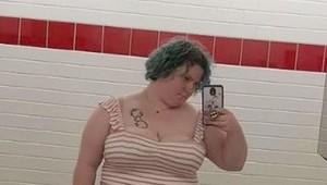 Z reštaurácie ju vyhodili za nevhodný outfit: Je podľa vás TOTO prehnané?