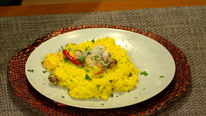 Šafranové rizoto s krevetami na víne