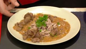 Kuracie pečienky na smotane s haluškami