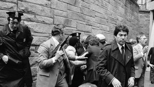 John Hinckley, ktorý strieľal na prezidenta Reagana, je opäť na slobode