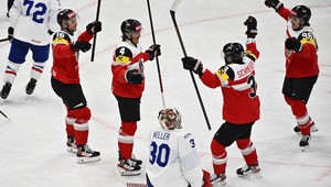 Hokejisti Rakúska zdolali Francúzsko 5:2, stále snívajú o štvrťfinále