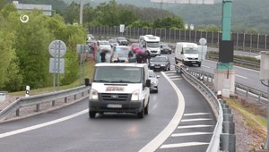 Polícia zadržala podozrivého z podvodov na senioroch. V aute našli tisíce eur