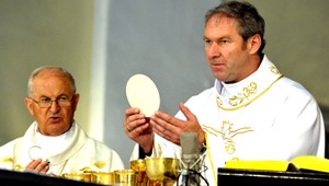 Cirkev našla náhradu za Bezáka, protesty nepomohli