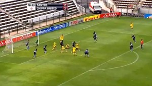 Najprv neskutočný pinball v šestnástke. Potom utešená gólová delovka