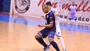 Sťahovačky futsalistu, po ktorých padá sánka...na HUSTE.tv niečo podobné už v piatok naživo