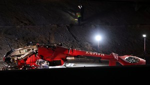 Tri osoby utrpeli vážne zranenia pri havárii vrtuľníka v Sacramente