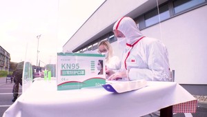 FOTO: Druhý deň pilotného testovania bol pokojný. Pomáhal Matovič aj Krajčí