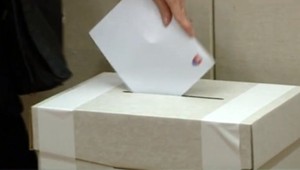 Prvý prípad volebnej korupcie: NAKA zadržala osobu, ktorá mala kupovať hlasy rómskych voličov