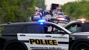 Polícia našla v Texase v kamióne najmenej 42 mŕtvych tiel. Pravdepodobne išlo o migrantov
