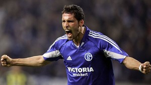 Heker predal na klubovom webe v mene Schalke 04 Kuranyiho