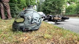 Daniela (14) zrazil motorkár, je v kritickom stave